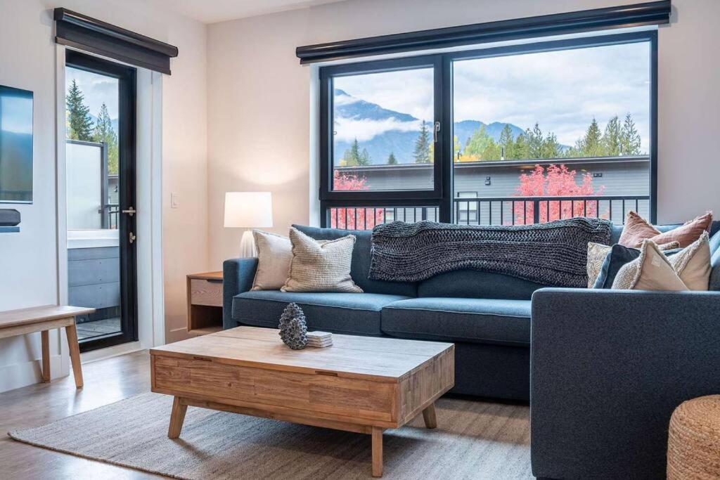 Bluebird Daze By Revelstoke Vacations Apartman Kültér fotó