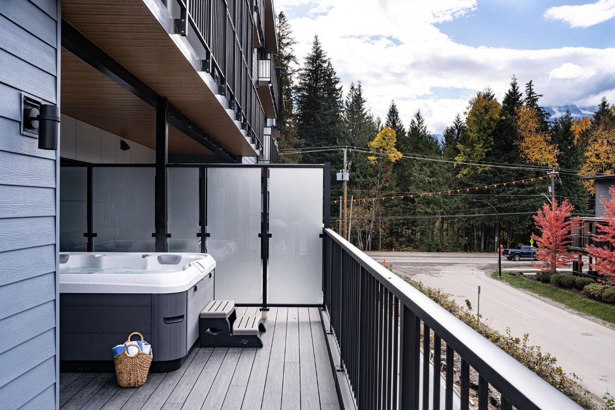 Bluebird Daze By Revelstoke Vacations Apartman Kültér fotó