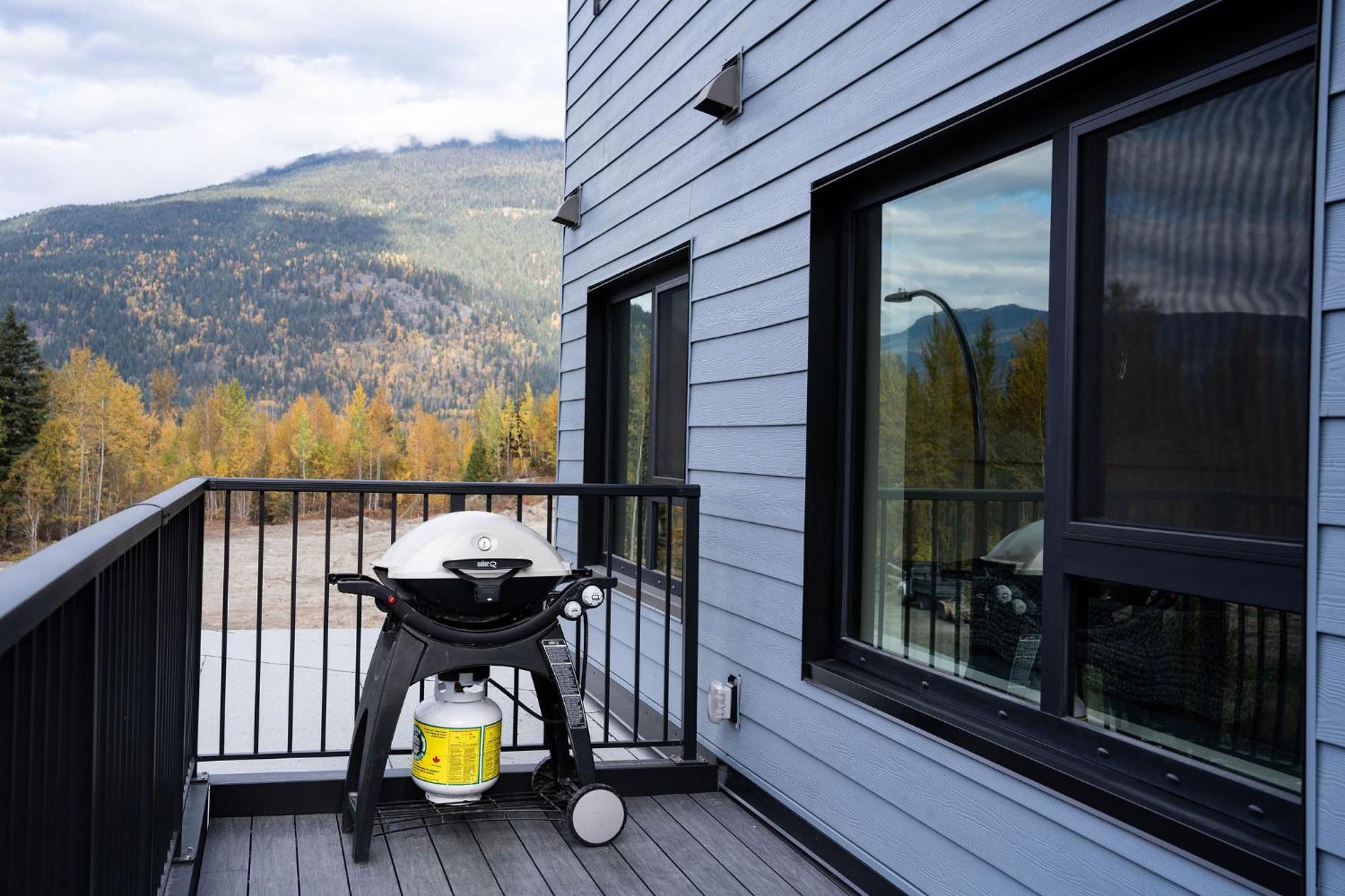Bluebird Daze By Revelstoke Vacations Apartman Kültér fotó