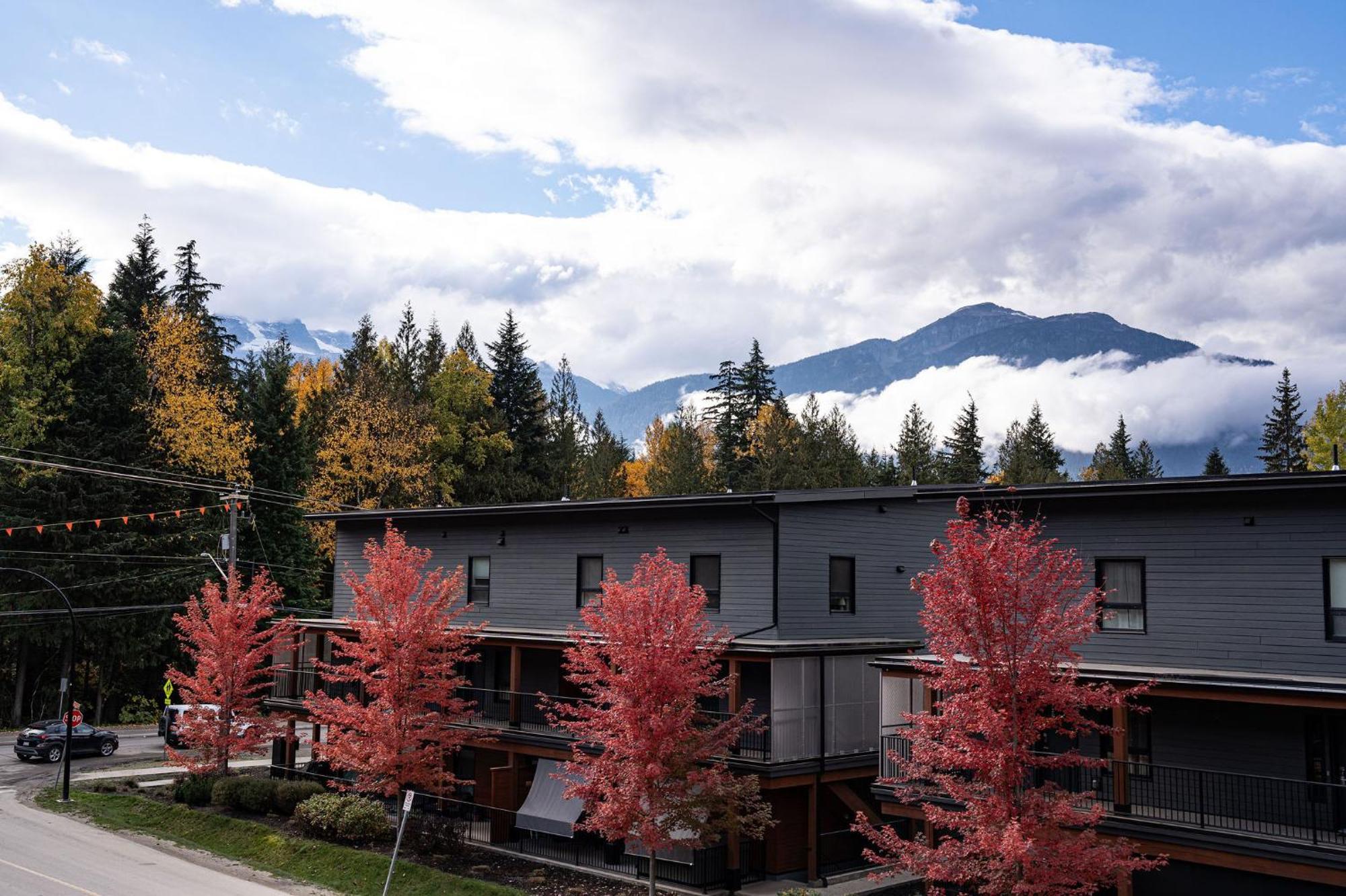 Bluebird Daze By Revelstoke Vacations Apartman Kültér fotó